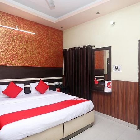 Vaccinated Staff- Oyo 18541 Hotel Haridev Roorkee Екстериор снимка